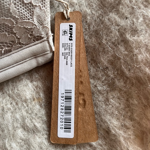 Skims Fits Everybody T Shirt Bra Lace - Picture 4 of 5